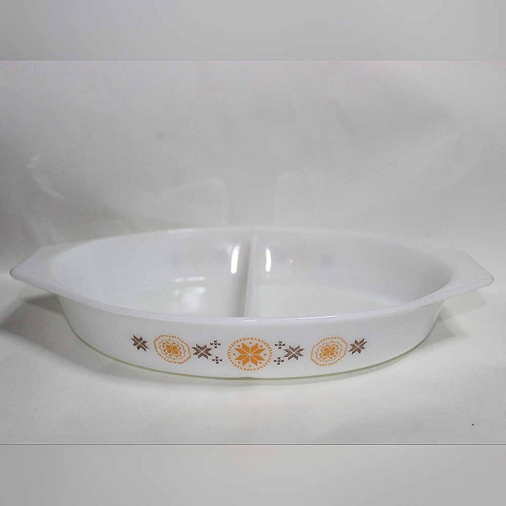 Vintage pyrex town and country divided casserole 1.5qt